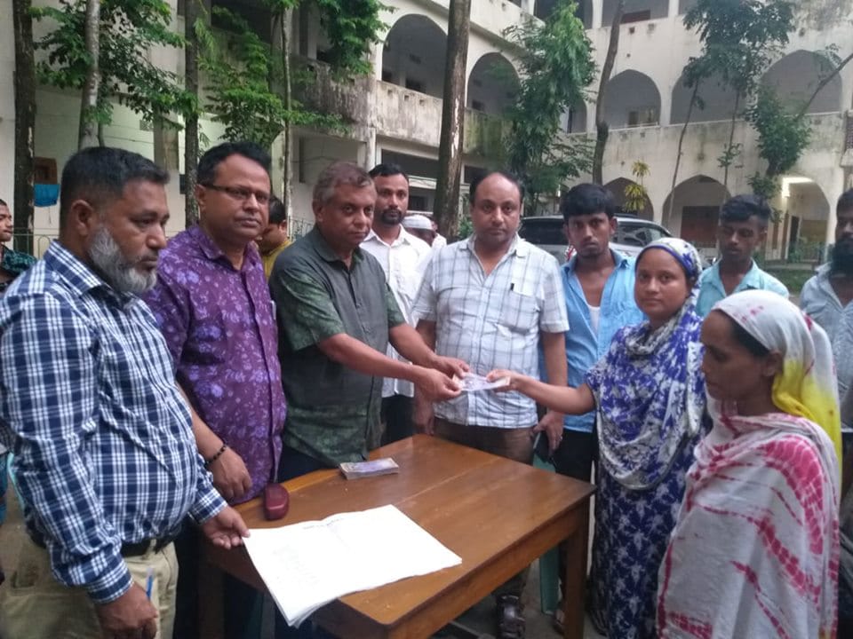 আশ্রয়কেন্দ্রে থাকা ৬৭ পরিবারকে সিসিকের অনুদান