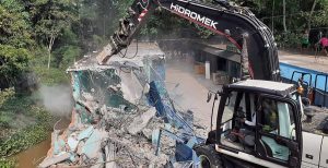 বিশ্বনাথে চরচন্ডি নদীর তীরে নির্মিত অবৈধ মার্কেট উচ্ছেদ