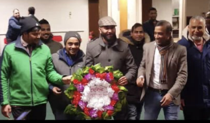 নিউক্যাসলে বাংলাদেশী কমিউনিটি সেন্টারে পুষ্পস্তবক অর্পণের মাধ্যমে শহীদদের প্রতি বিনম্র শ্রদ্ধা