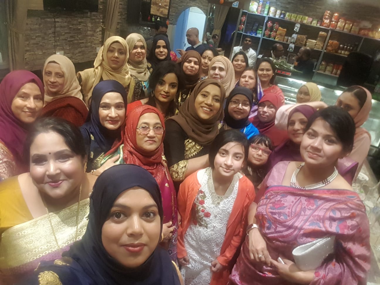 বিশিষ্ট শিক্ষাবিদ ও মিডিয়া তারকা রাশেদা রওনক খান সম্বর্ধিতঃ