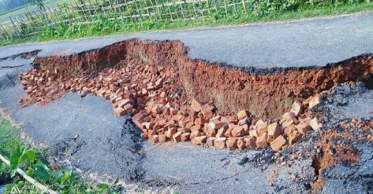 বিশ্বনাথের দশঘরে রাস্তার বেহাল দশা, দেখার কেউ নেই?