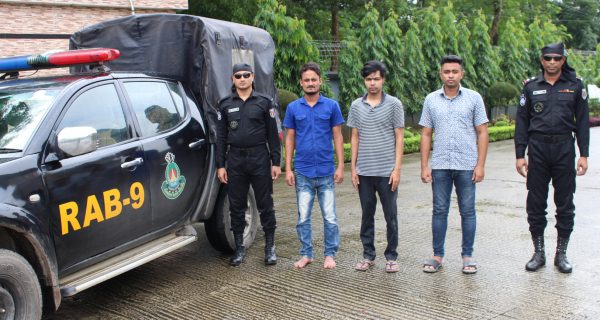 এমসি কলেজের ধর্ষকদের সঙ্গে তরুণীর আগেই পরিচয় ছিল!