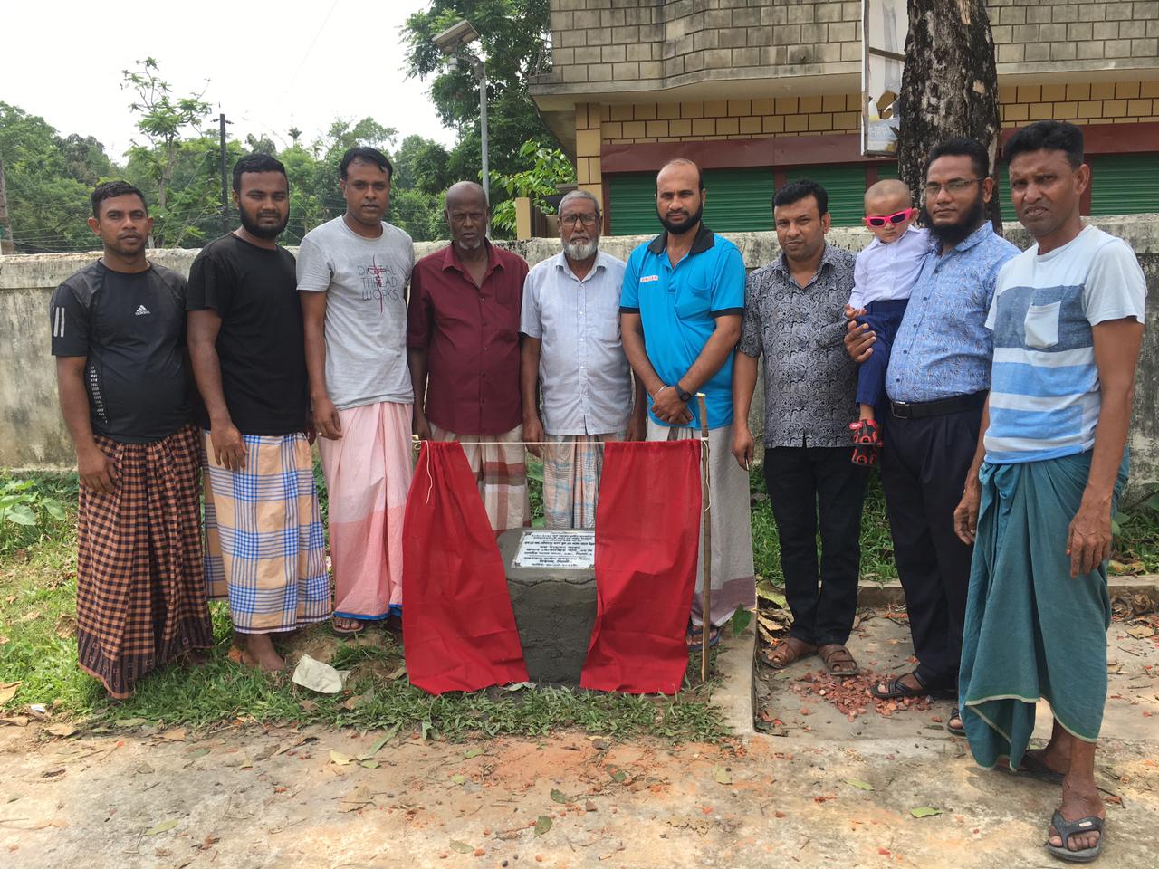 দৌলতপুর আদর্শ স্কুল এন্ড কলেজের রাস্তার উন্নয়ন কাজের শুভ উদ্বোধন